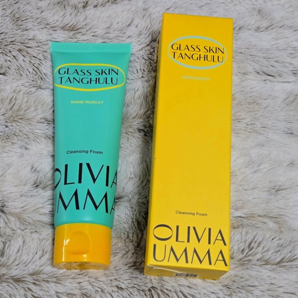 Olivia Umma Cleansing Foam